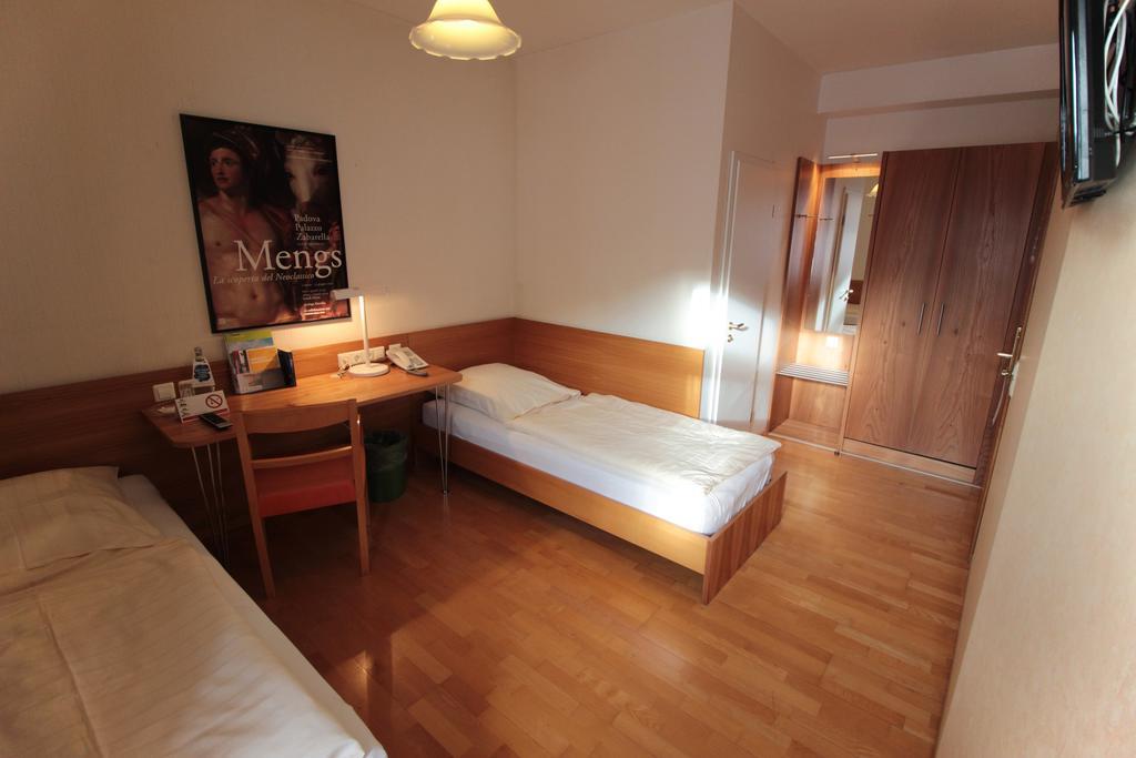 An Der Persiluhr Stadt-gut-hotel 3*