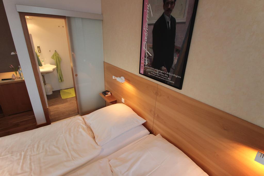Hotel An Der Persiluhr Stadt-gut-hotel Lünen