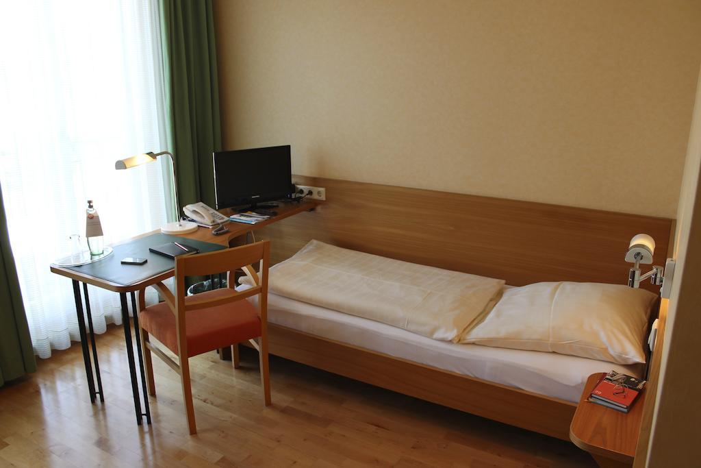 Hotel An Der Persiluhr Stadt-gut-hotel 3*